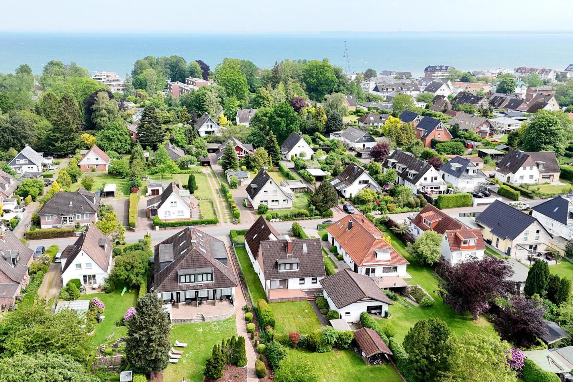 Gemuetliche & Moderne Ferienwohnung - Nur 7 Gehminuten Vom Strand Entfernt, Inklusive Parkplatz Und Gartenzugang Scharbeutz Luaran gambar