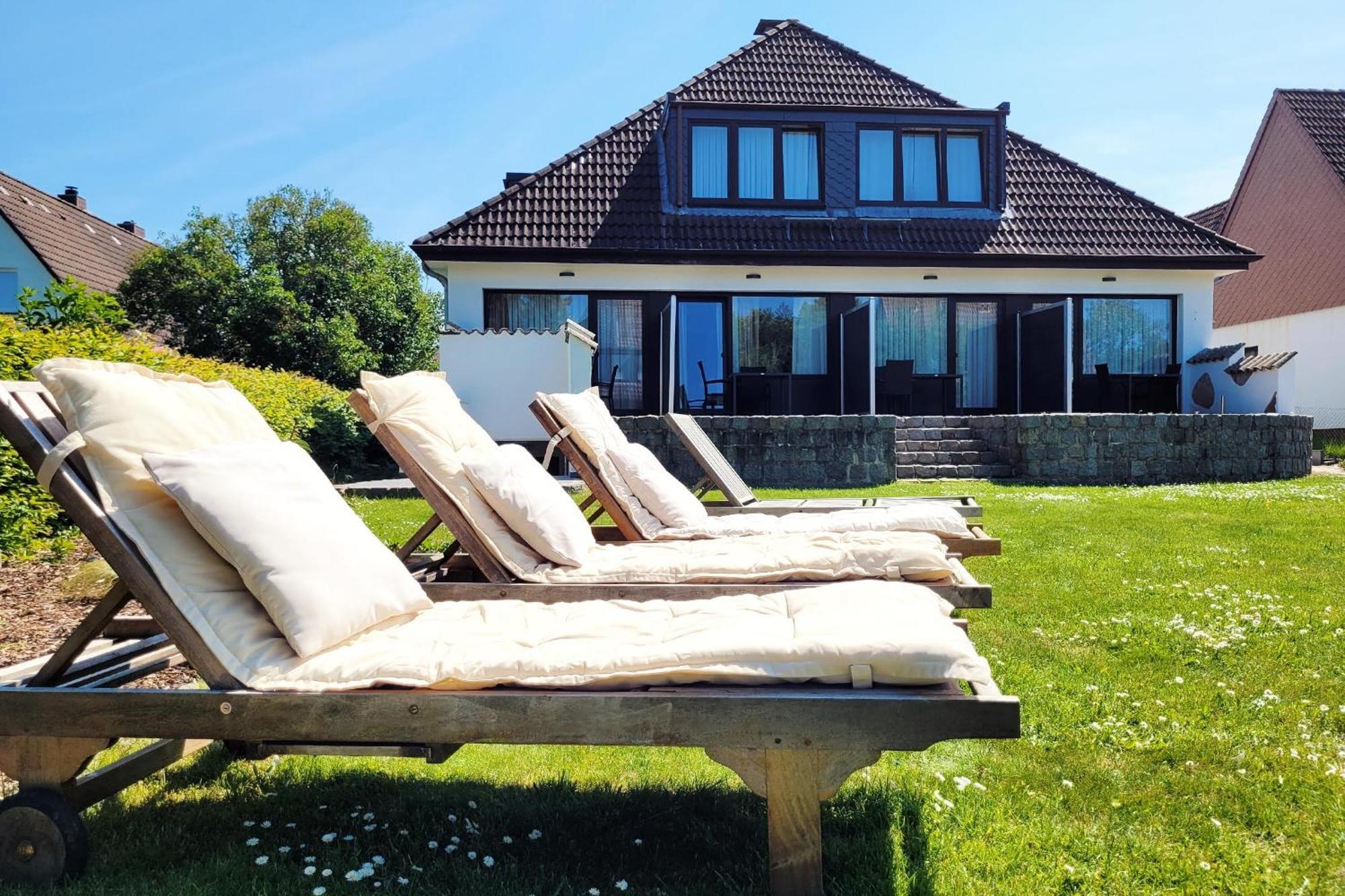 Gemuetliche & Moderne Ferienwohnung - Nur 7 Gehminuten Vom Strand Entfernt, Inklusive Parkplatz Und Gartenzugang Scharbeutz Luaran gambar